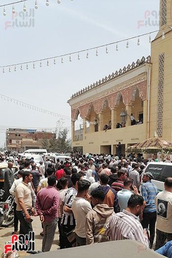 تجمع أهالي القرية تجمع أهالي القرية