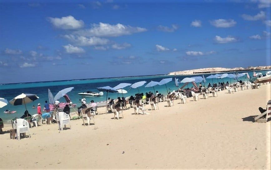 هدوء وخصوصية على شواطئ مطروح هدوء وخصوصية على شواطئ مطروح