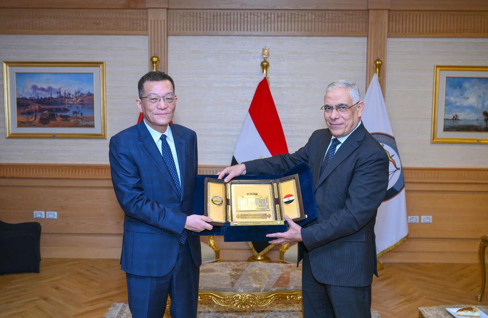 النائب العام يستقبل النائب العام لمدينة جوانزو الصينية النائب العام يستقبل النائب العام لمدينة جوانزو الصينية