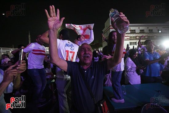 فرحة التتويج بالدوري ال 15 فرحة التتويج بالدوري ال 15