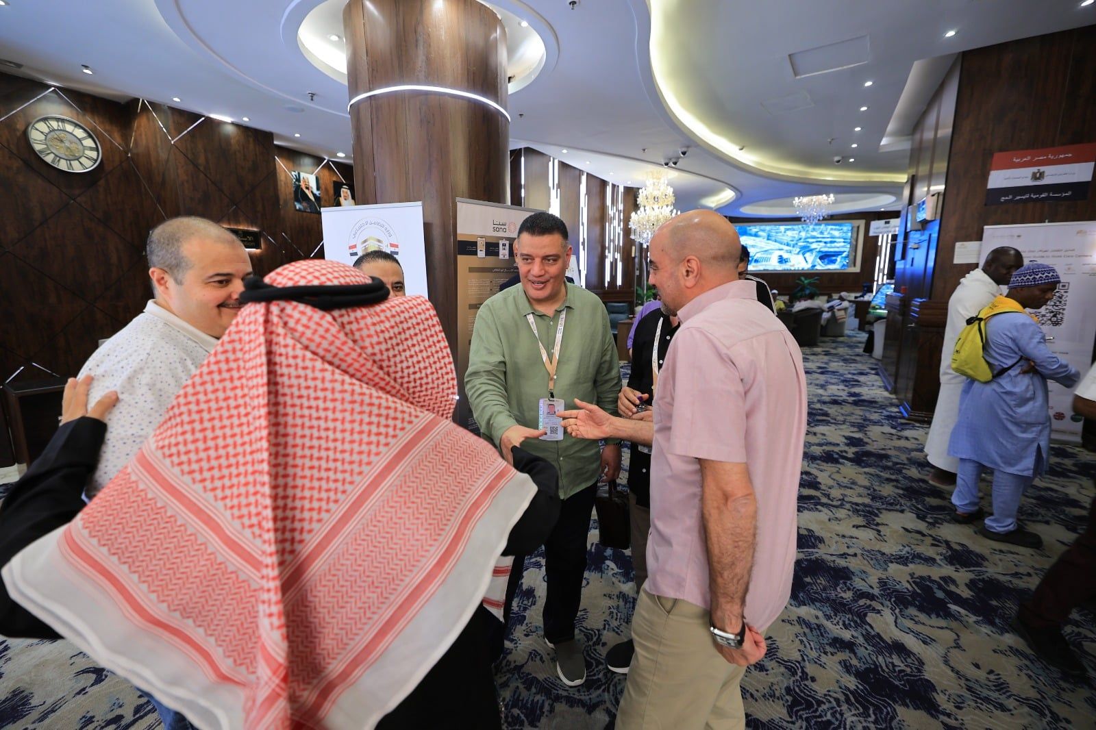رئيس بعثة حج التضامن يطمئن على الخدمات لحجاج الجمعيات رئيس بعثة حج التضامن يطمئن على الخدمات لحجاج الجمعيات