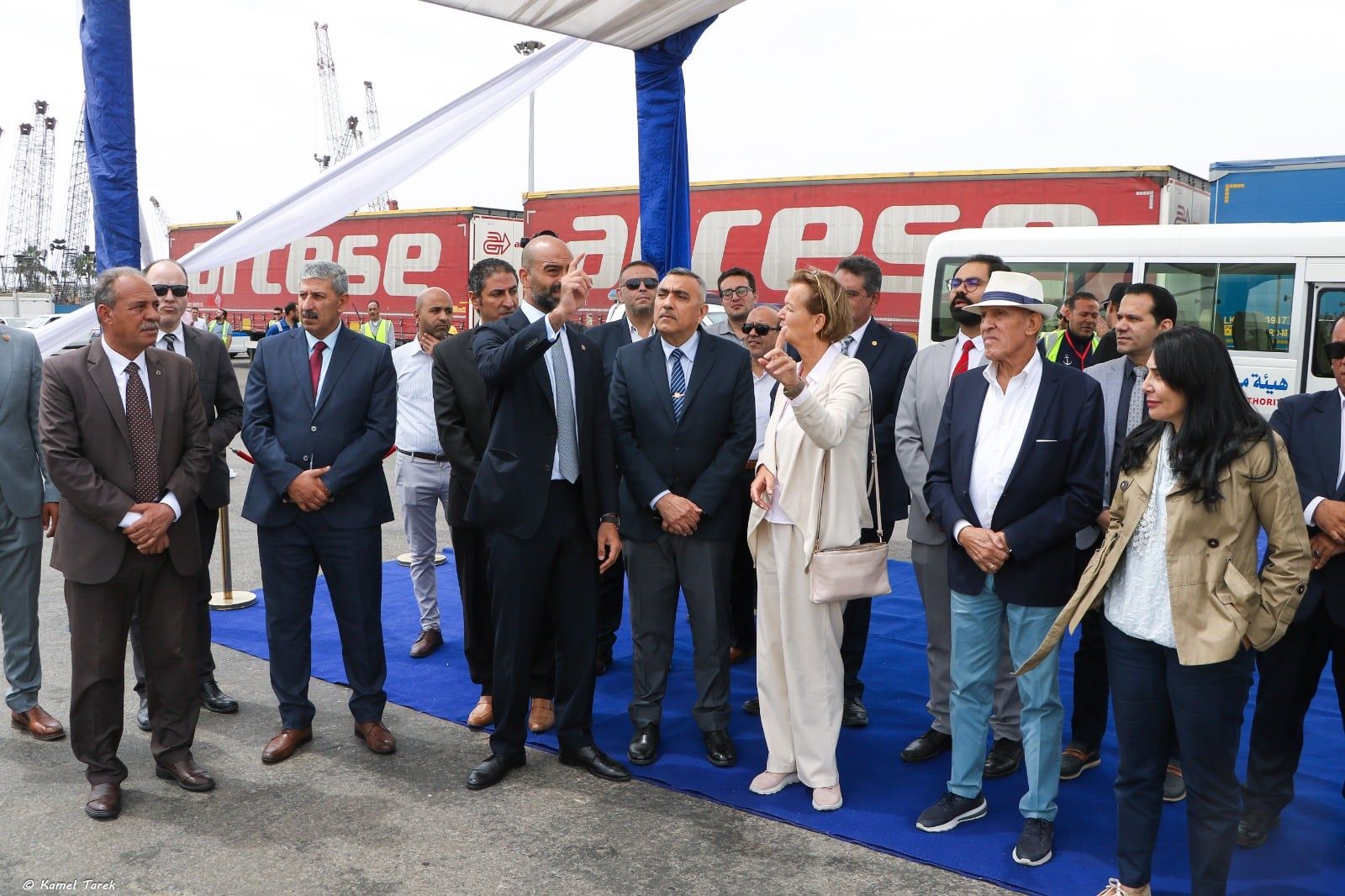 جانب من الزيارة جانب من الزيارة