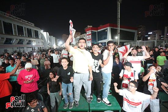 جمهور الزمالك داخل النادى جمهور الزمالك داخل النادى