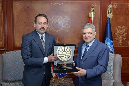 شراكة بين هيئة قناة السويس وجهاز مستقبل مصر لتطوير وتطهير البحيرات المصرية (8)
