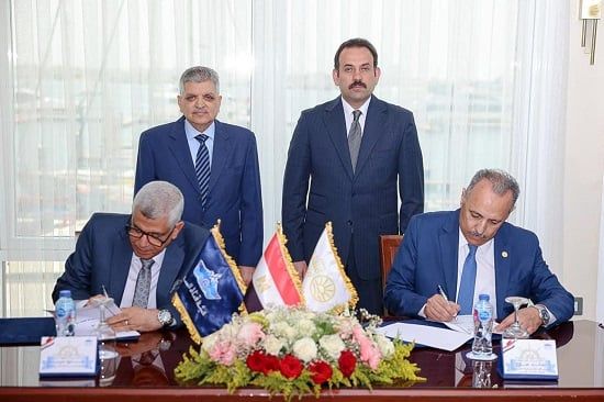 شراكة بين هيئة قناة السويس وجهاز مستقبل مصر لتطوير وتطهير البحيرات المصرية (1)