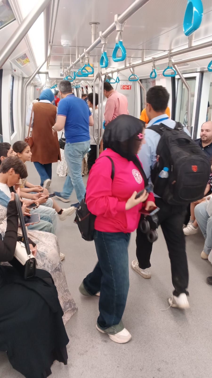 إقبال جماهيري كبير على قطارات مونوريل شرق النيل