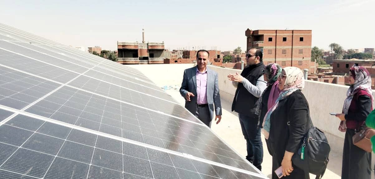 تشغيل الوحدات الصحية بالطاقة الشمسية تشغيل الوحدات الصحية بالطاقة الشمسية
