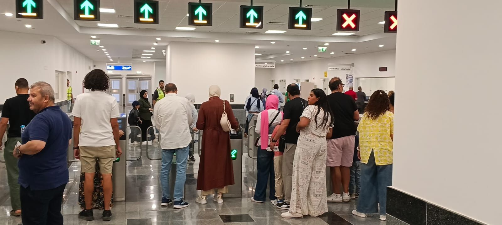 الركاب بمحطات المونوريل (8) الركاب بمحطات المونوريل (8)