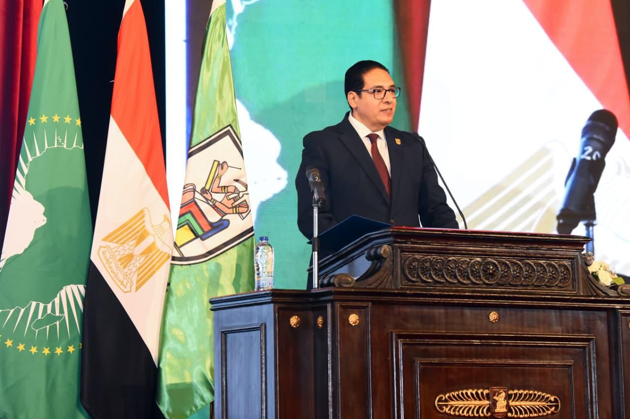 محمد سامي عبد الصادق رئيس جامعة القاهرة محمد سامي عبد الصادق رئيس جامعة القاهرة