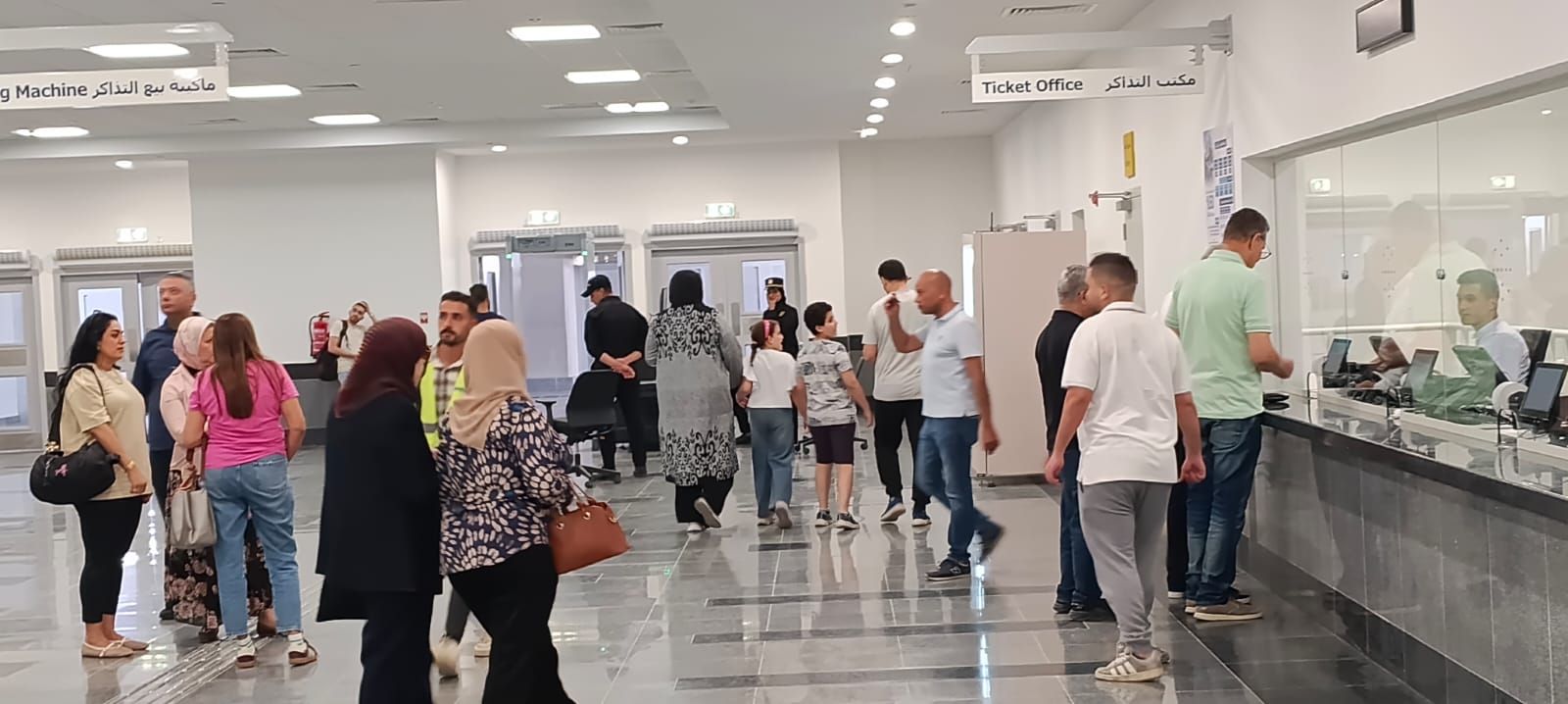 الركاب بمحطات المونوريل (3) الركاب بمحطات المونوريل (3)