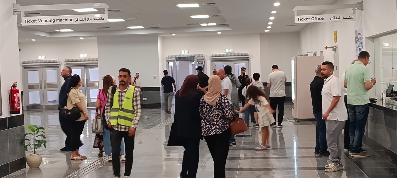 الركاب بمحطات المونوريل (7) الركاب بمحطات المونوريل (7)