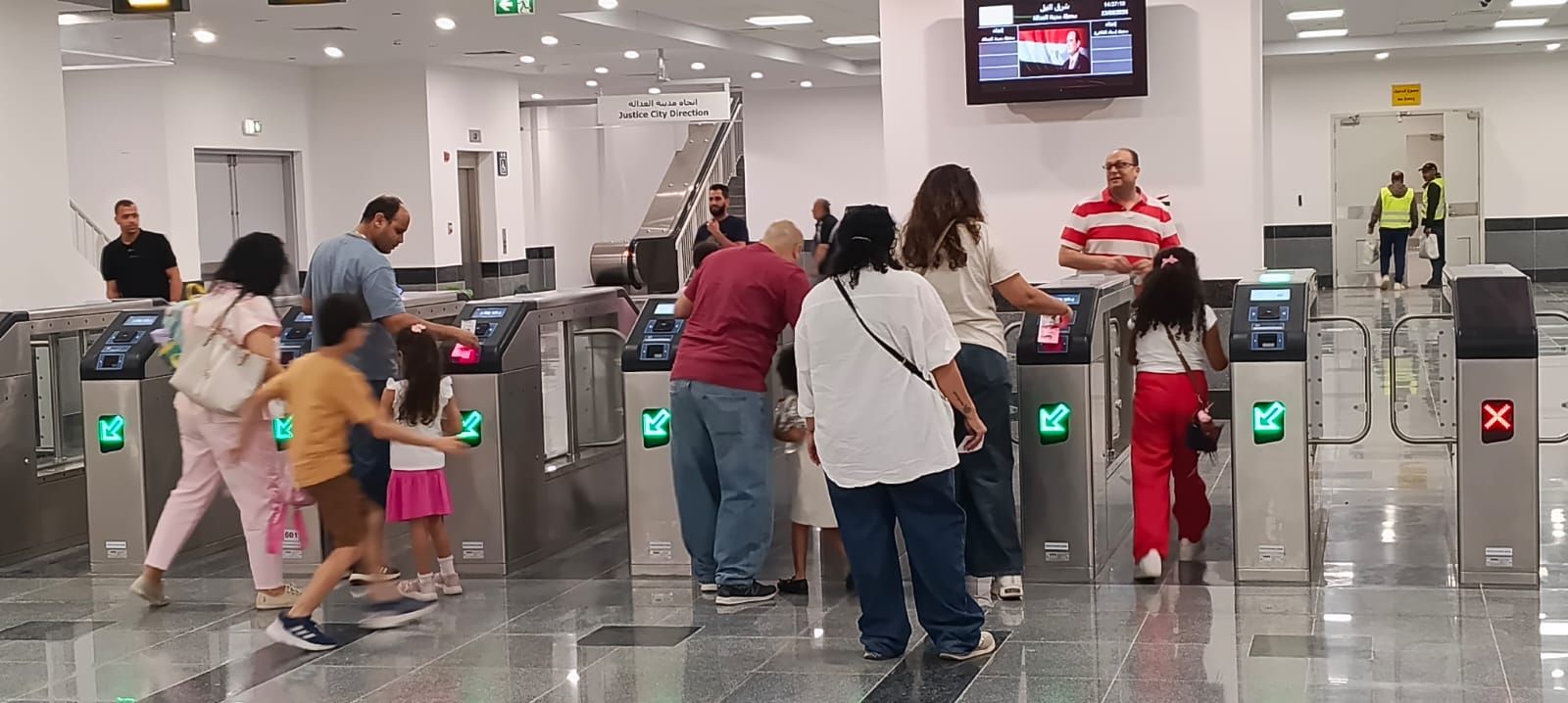 الركاب بمحطات المونوريل (9) الركاب بمحطات المونوريل (9)