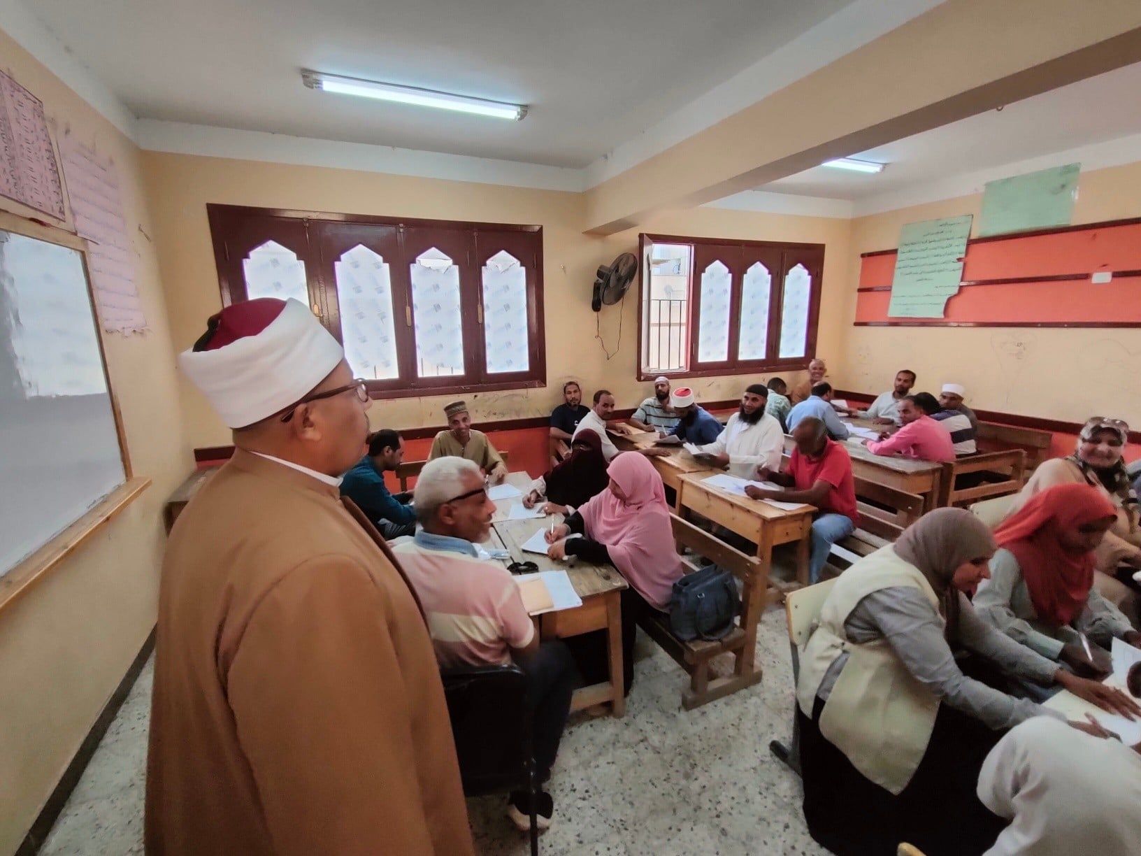 جولات لمتابعة أعمال تصحيح الشهادتين الإبتدائية والإعدادية بالأقصر جولات لمتابعة أعمال تصحيح الشهادتين الإبتدائية والإعدادية بالأقصر