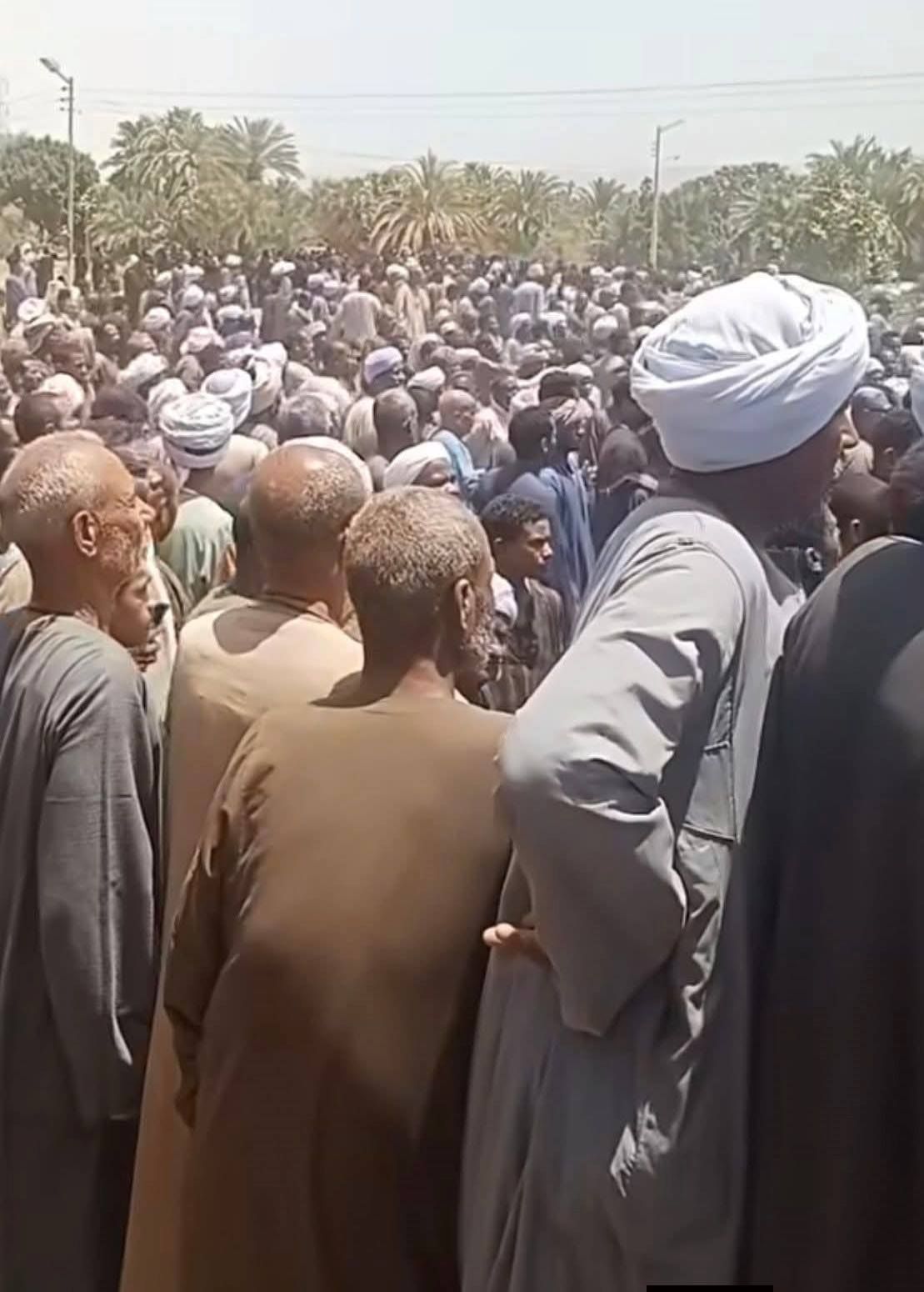 جانب من وداع جثامين أعضاء لجنة المصالحات الأربعة فى الحادث جانب من وداع جثامين أعضاء لجنة المصالحات الأربعة فى الحادث