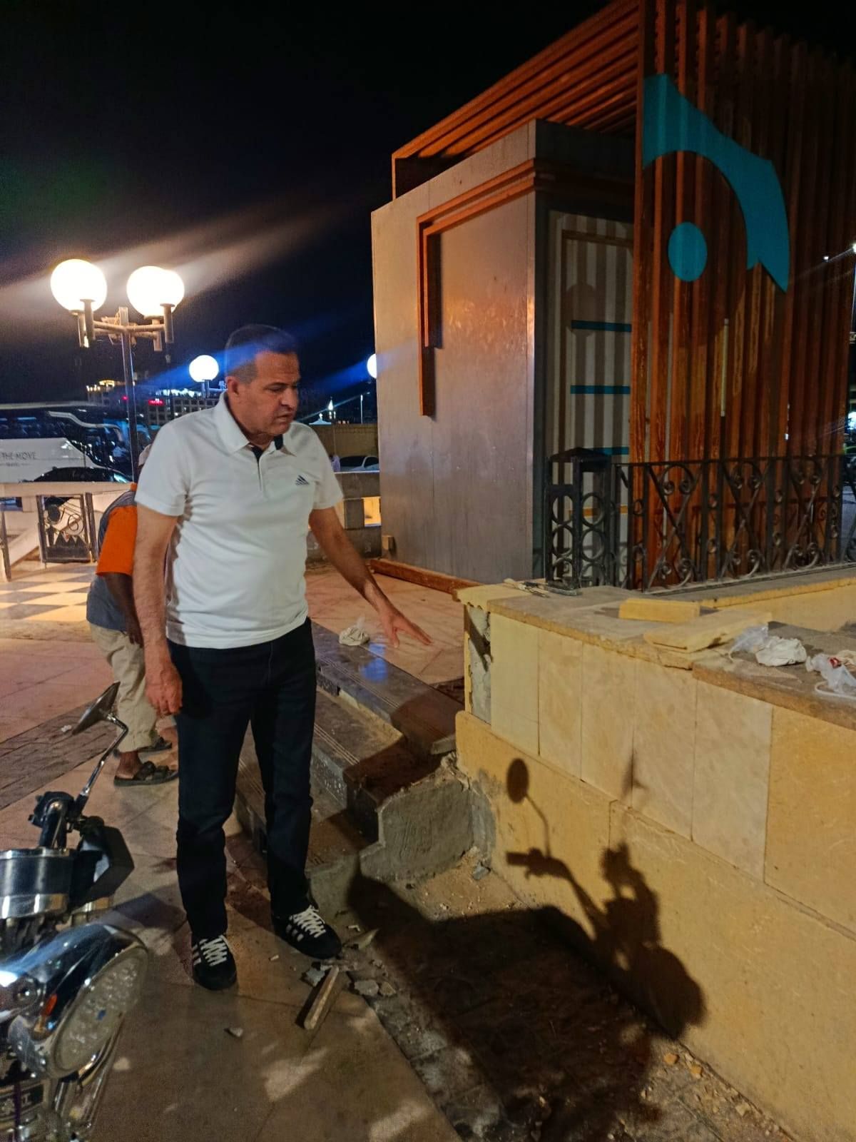 رصد أعمال رفع كفاءة وترميمات الأرصفة بالأحياء وكورنيش النيل رصد أعمال رفع كفاءة وترميمات الأرصفة بالأحياء وكورنيش النيل