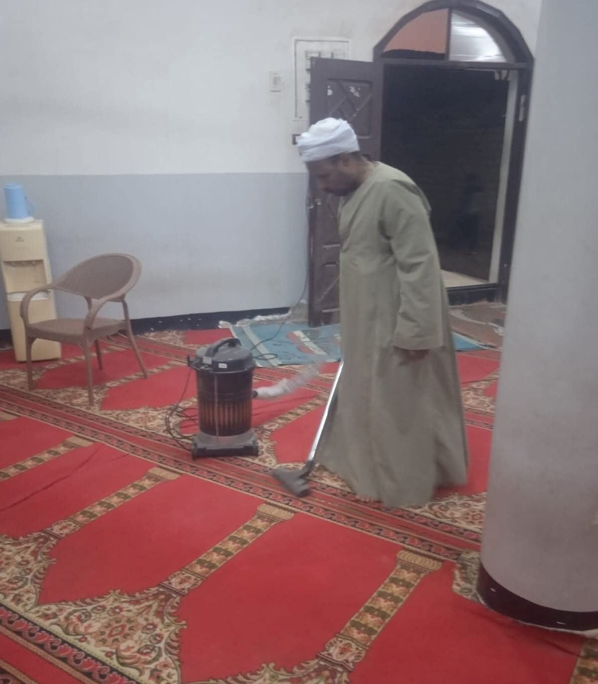 حملات لتعقيم ونظافة المساجد وساحات عيد الأضحى المبارك حملات لتعقيم ونظافة المساجد وساحات عيد الأضحى المبارك