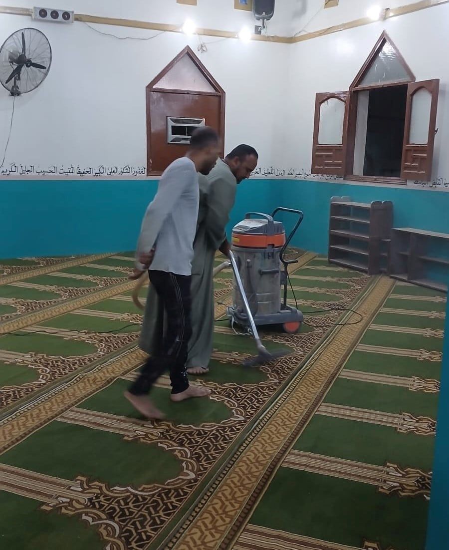 حملة لتعقيم ونظافة المساجد وساحات عيد الأضحى المبارك حملة لتعقيم ونظافة المساجد وساحات عيد الأضحى المبارك