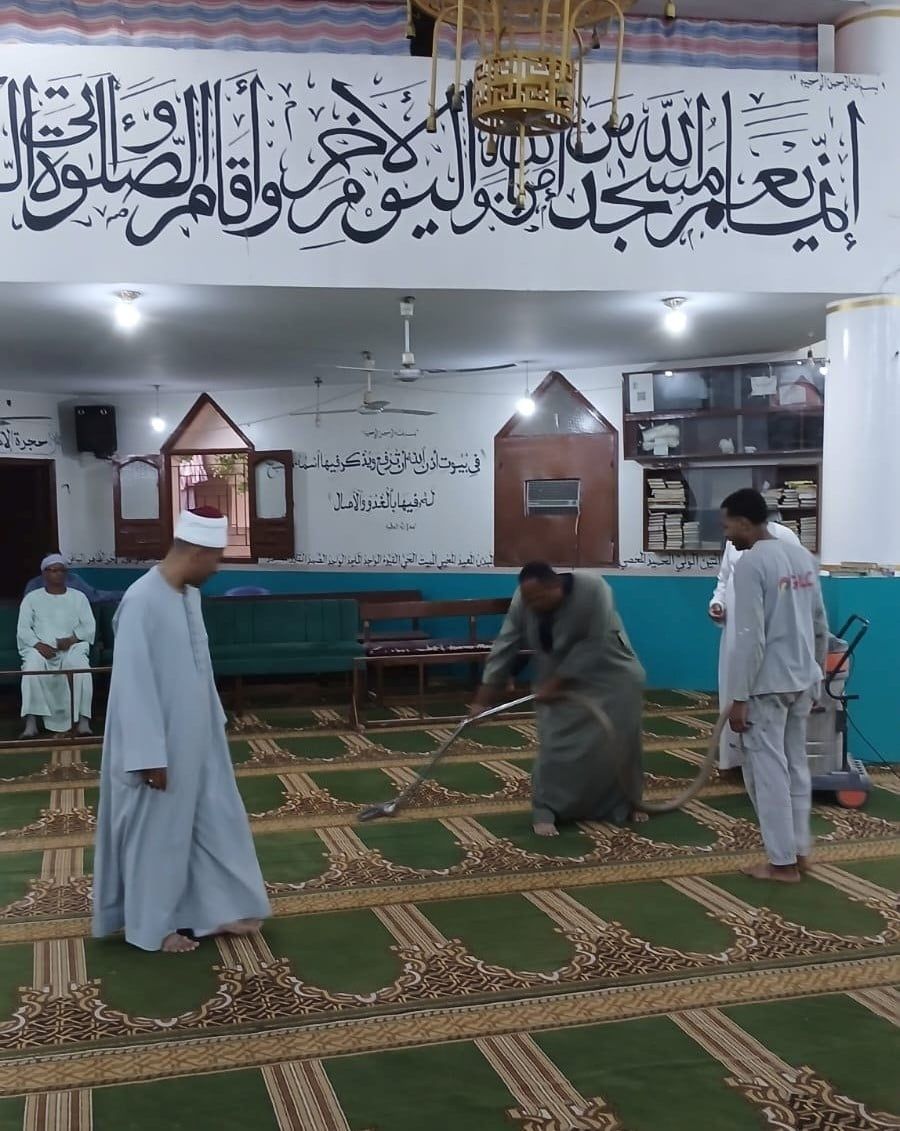 أوقاف الأقصر تُطلق حملة مكبرة لتعقيم ونظافة المساجد وساحات الصلاة أوقاف الأقصر تُطلق حملة مكبرة لتعقيم ونظافة المساجد وساحات الصلاة