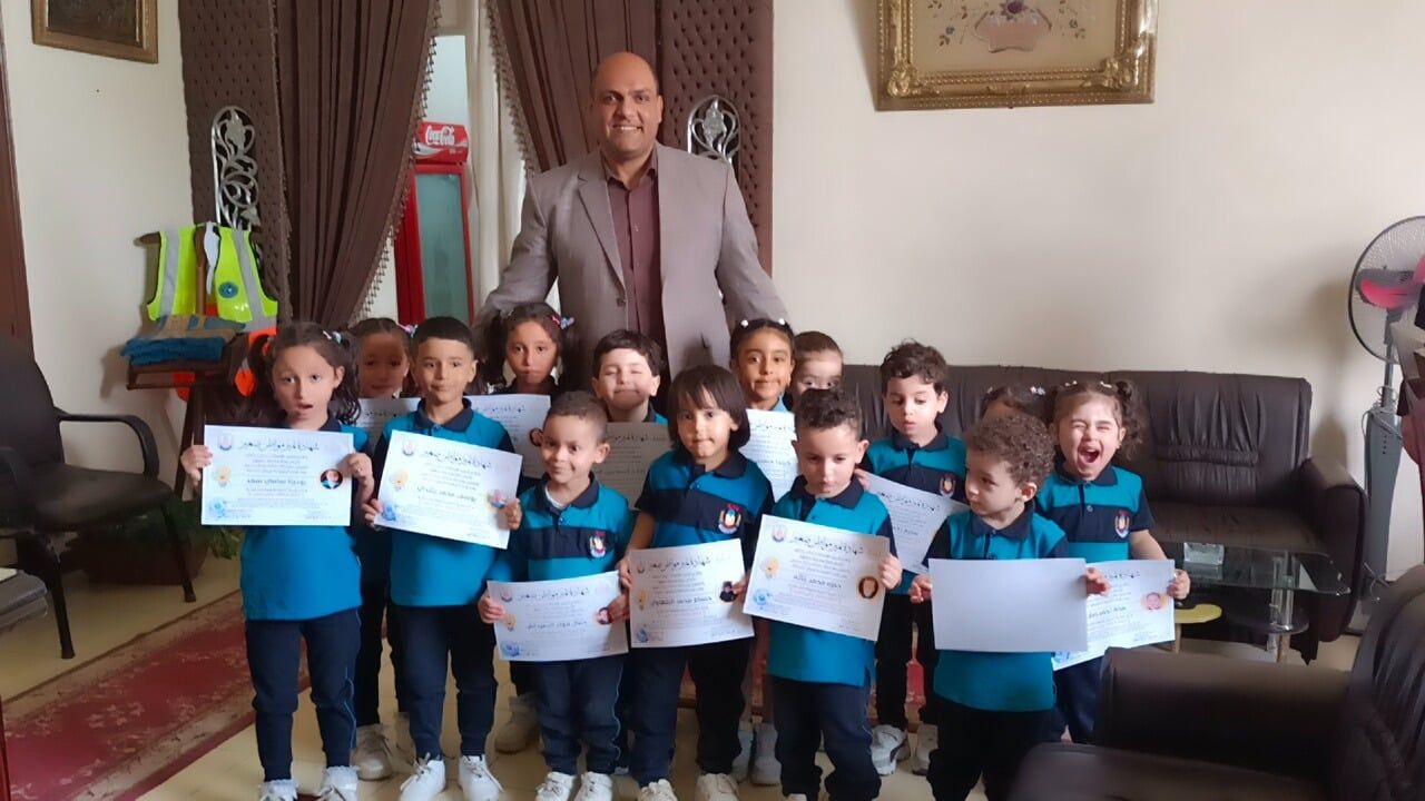 أطفال بكفر الشيخ يتبنون مبادرة لترشيد الكهرباء ورئيس مدينة دسوق يكرمهم أطفال بكفر الشيخ يتبنون مبادرة لترشيد الكهرباء ورئيس مدينة دسوق يكرمهم