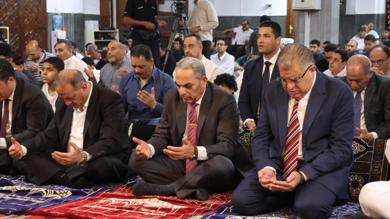 محافظ الإسماعيلية يؤدي شعائر صلاة عيد الأضحى المبارك بمجمع الشهداء الإسلامي بحي ثالث مدينة الإسماعيلية محافظ الإسماعيلية يؤدي شعائر صلاة عيد الأضحى المبارك بمجمع الشهداء الإسلامي بحي ثالث مدينة الإسماعيلية