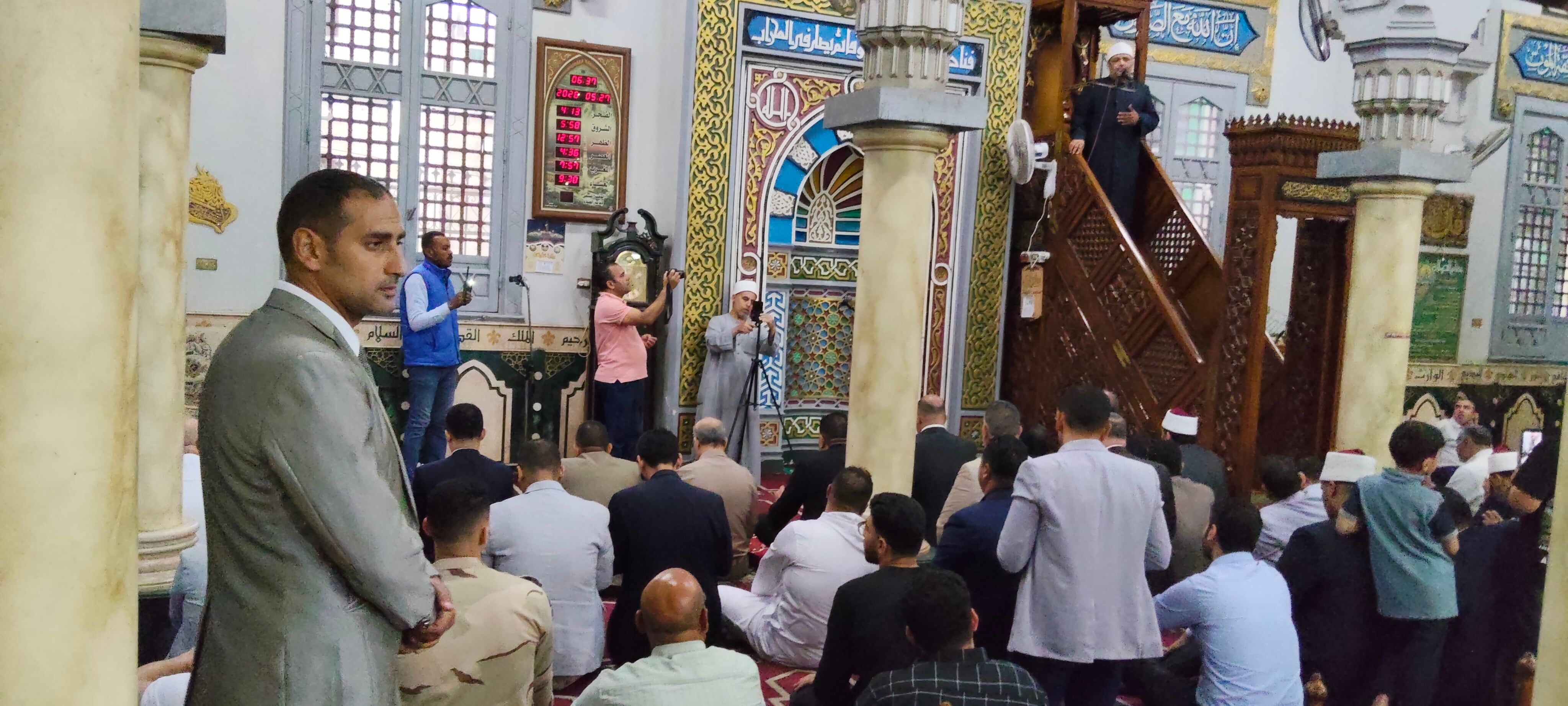 أهالى البحيرة يؤدون صلاة عيد الأضحى بمسجد التوبة بدمنهور 1 أهالى البحيرة يؤدون صلاة عيد الأضحى بمسجد التوبة بدمنهور 1