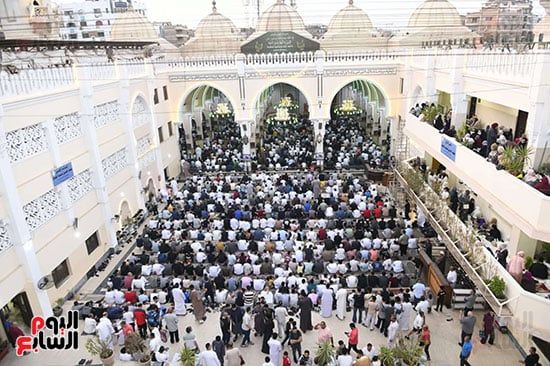 العيد في المسجد له طعم مختلف العيد في المسجد له طعم مختلف