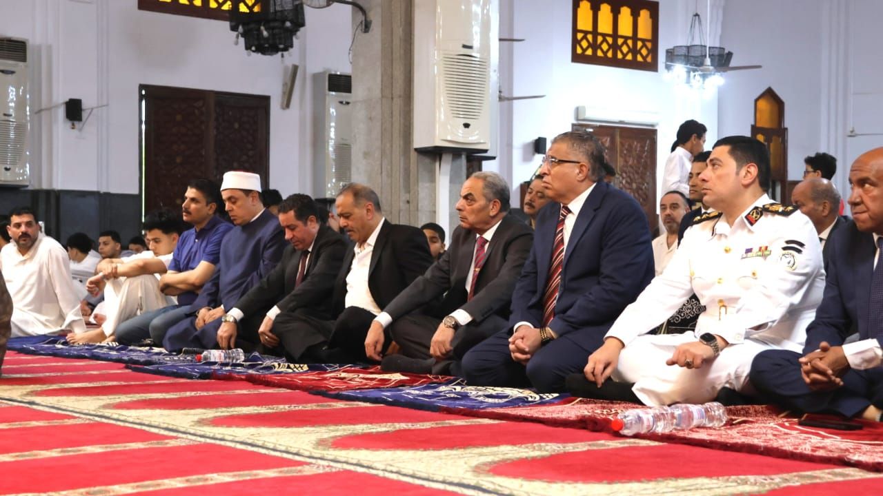 محافظ الإسماعيلية يؤدي شعائر صلاة عيد الأضحى المبارك بمجمع الشهداء الإسلامي بحي ثالث مدينة الإسماعيلية 1 محافظ الإسماعيلية يؤدي شعائر صلاة عيد الأضحى المبارك بمجمع الشهداء الإسلامي بحي ثالث مدينة الإسماعيلية 1