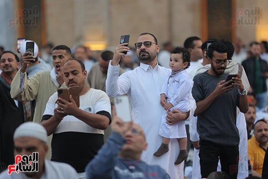 اجواء صلاة العيد بمسجد الحسين اجواء صلاة العيد بمسجد الحسين
