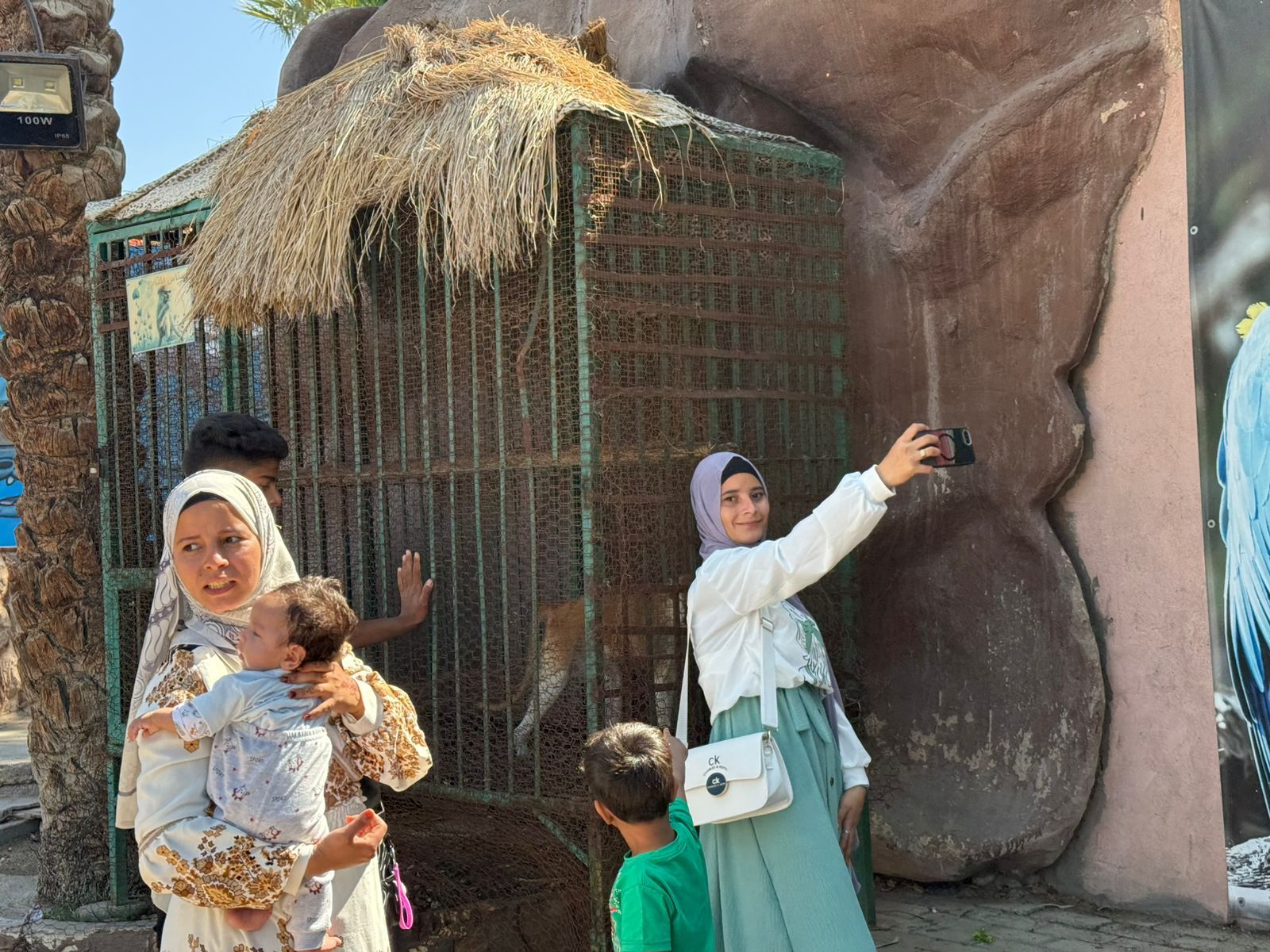 جانب من احتفالات العيد فى الحديقة الدولية جانب من احتفالات العيد فى الحديقة الدولية