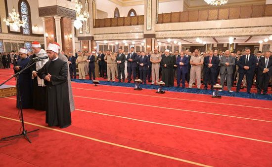 الرئيس السيسى يؤدى صلاة العيد بمسجد الرحمن الرحيم ويشهد شعيرة ذبح الأضاحي الرئيس السيسى يؤدى صلاة العيد بمسجد الرحمن الرحيم ويشهد شعيرة ذبح الأضاحي