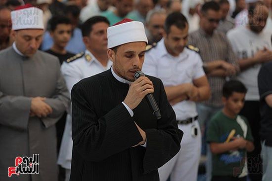 مشاهد ايمانية جميلة من تجمع المصلين مشاهد ايمانية جميلة من تجمع المصلين