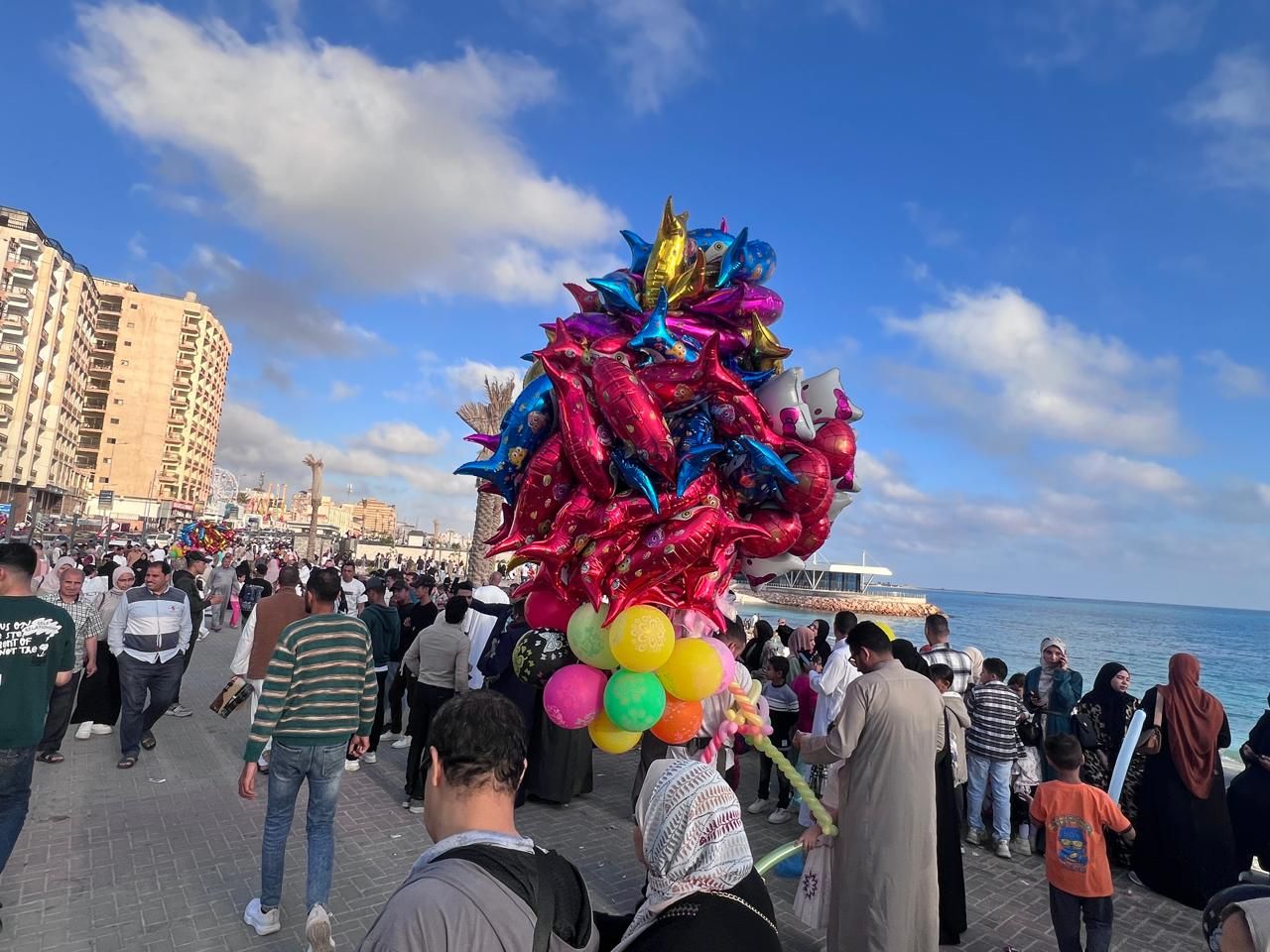 العيد على شواطئ مطروح العيد على شواطئ مطروح