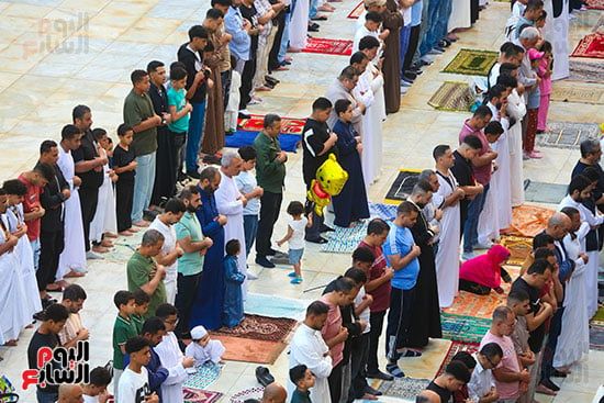 صلاه عيد الاضحي داخل مسجد عمرو صلاه عيد الاضحي داخل مسجد عمرو