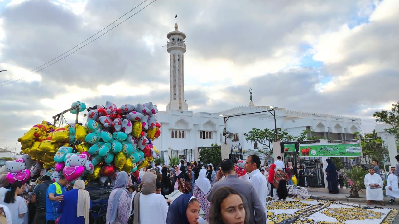 صلاة العيد في مسجد الإسماعيلية صلاة العيد في مسجد الإسماعيلية