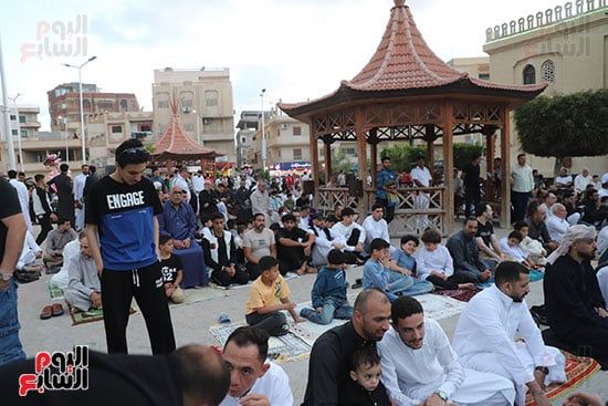 تزاحم-في-اكبر-مساجد-العريش تزاحم-في-اكبر-مساجد-العريش