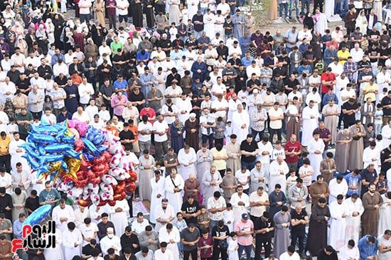 ازدحام كبير من المصلين في صلاة عيد الاضحى ازدحام كبير من المصلين في صلاة عيد الاضحى