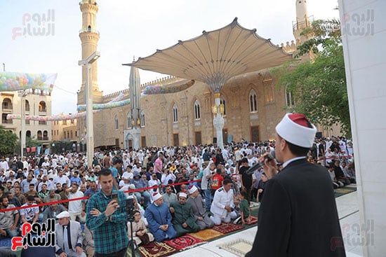 اقبال واسع على صلاة العيد اقبال واسع على صلاة العيد