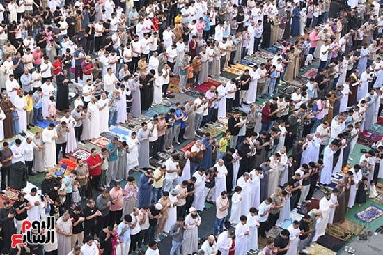 اقبال واسع على صلاة العيد منذ الساعات الاولى اقبال واسع على صلاة العيد منذ الساعات الاولى