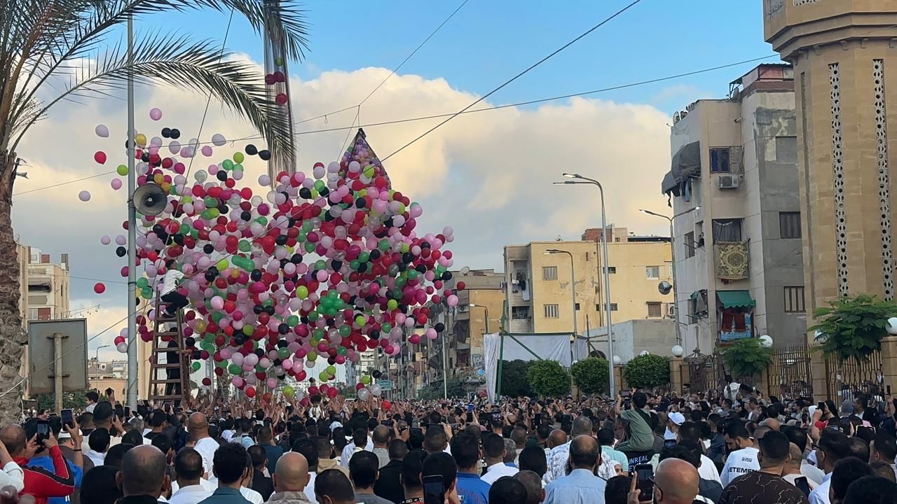 بالونات ساحة الصلاة بالونات ساحة الصلاة