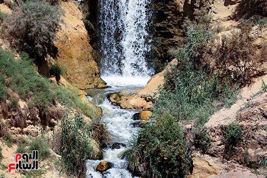 صوت الشلال يكفي صوت الشلال يكفي