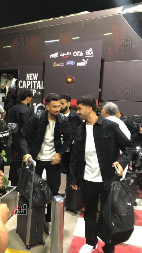 وصول بعثه المنتخب (7)