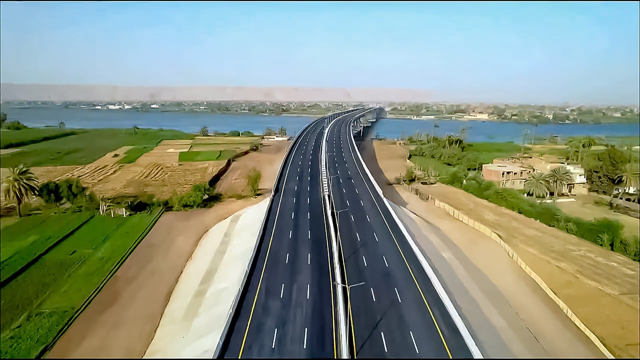 المحور يربط بين مدينى المراغة وساقلته المحور يربط بين مدينى المراغة وساقلته