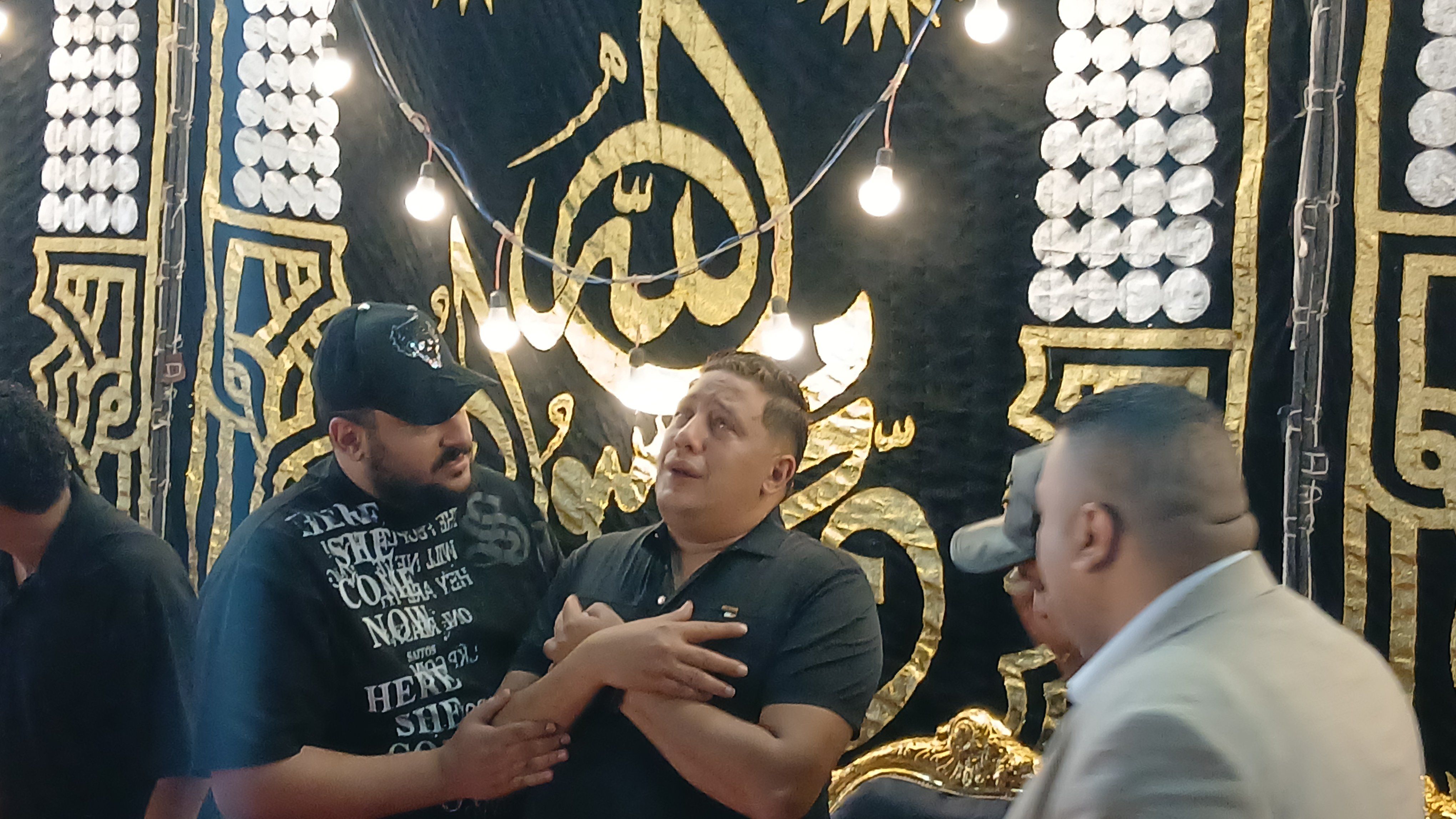 حمو بيكا في عزاء والده بالاسكندرية حمو بيكا في عزاء والده بالاسكندرية