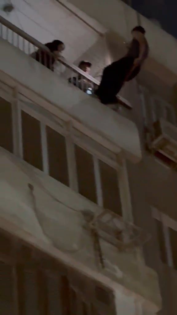 محاولة القفز من العقار محاولة القفز من العقار