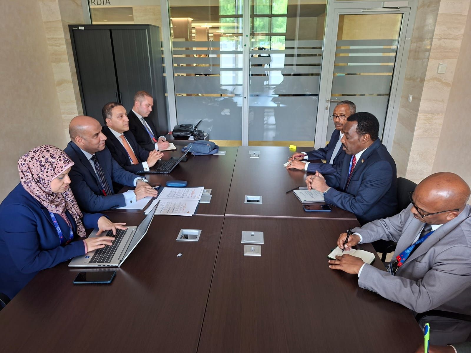 جانب من اجتماع الوزراء جانب من اجتماع الوزراء