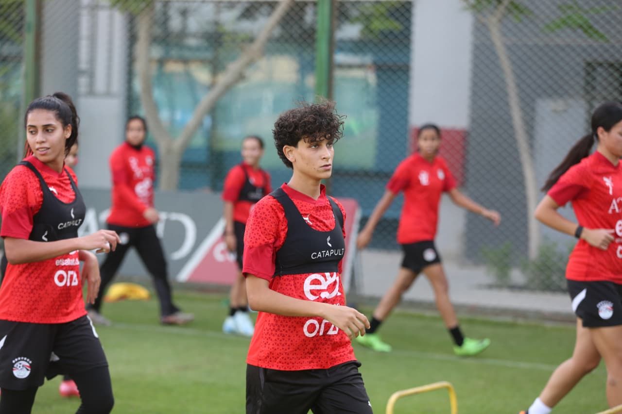 تدريب منتخب مصر للكرة النسائية (2) تدريب منتخب مصر للكرة النسائية (2)