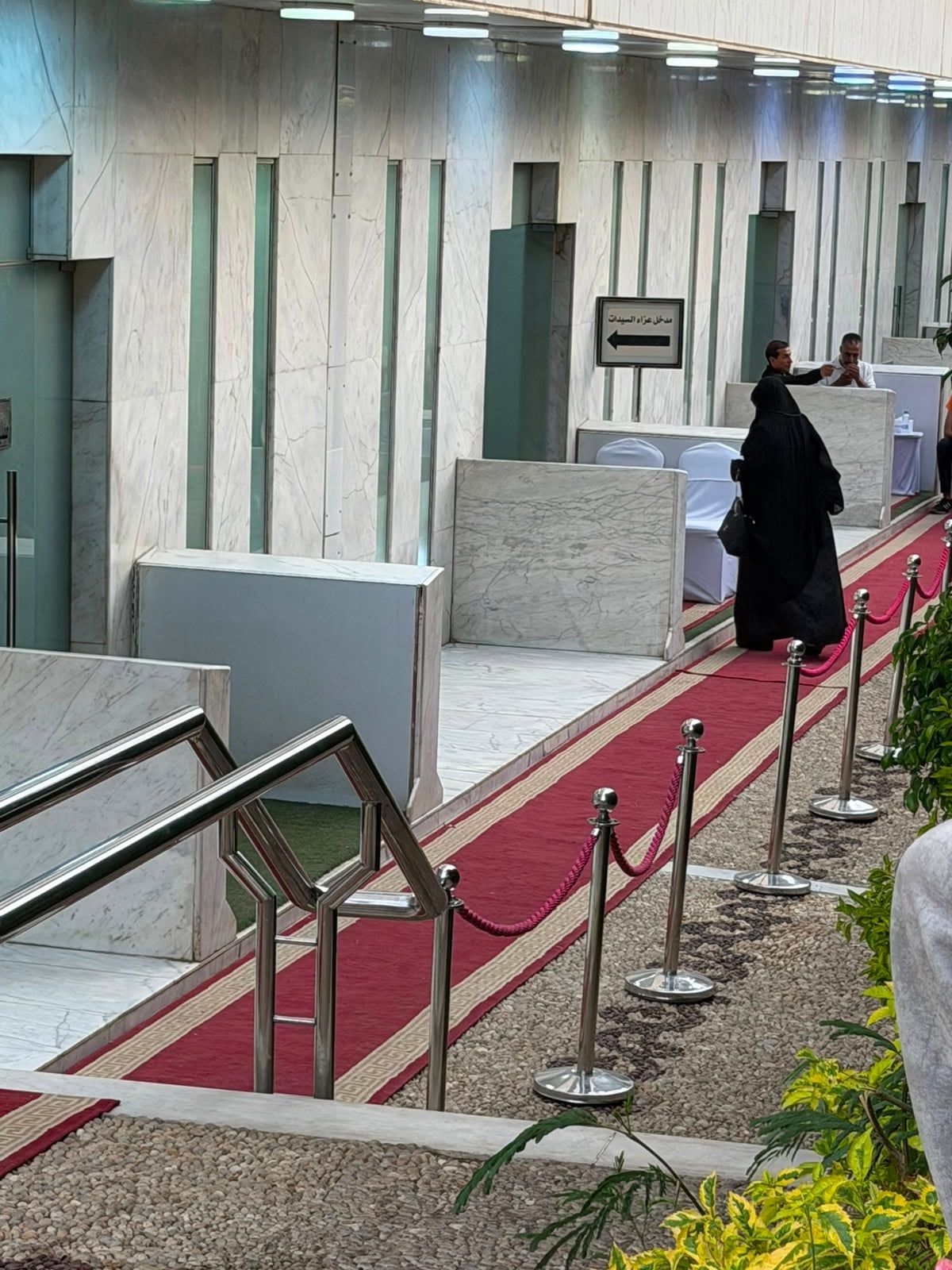 بدء عزاء الفنانة سهام جلال بالمعادي (4) بدء عزاء الفنانة سهام جلال بالمعادي (4)