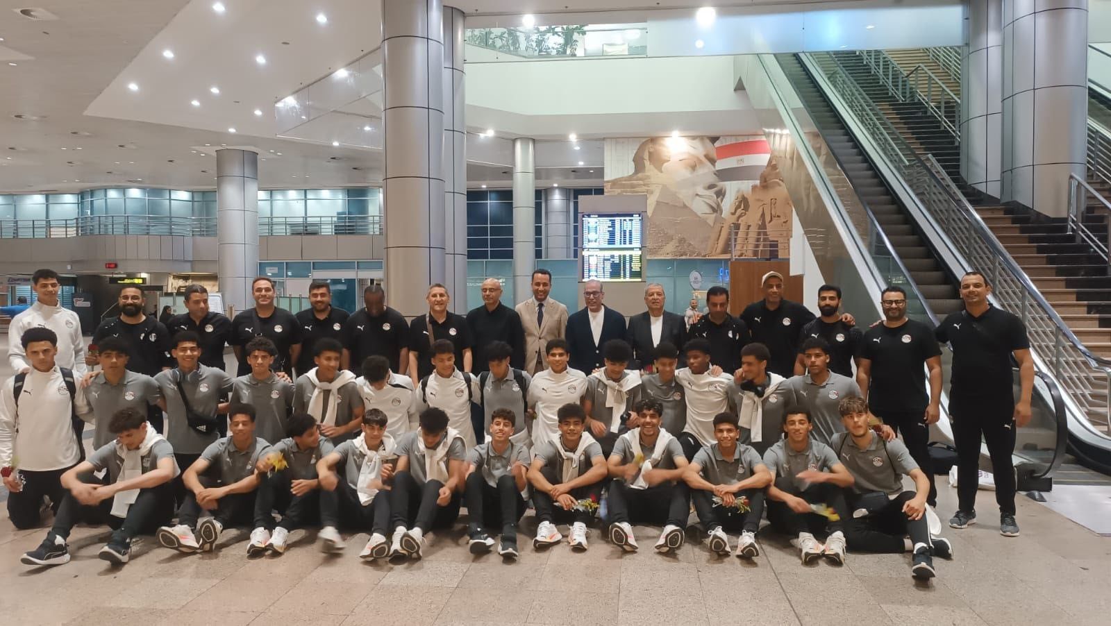 بعثة منتخب الناشئين (2) بعثة منتخب الناشئين (2)