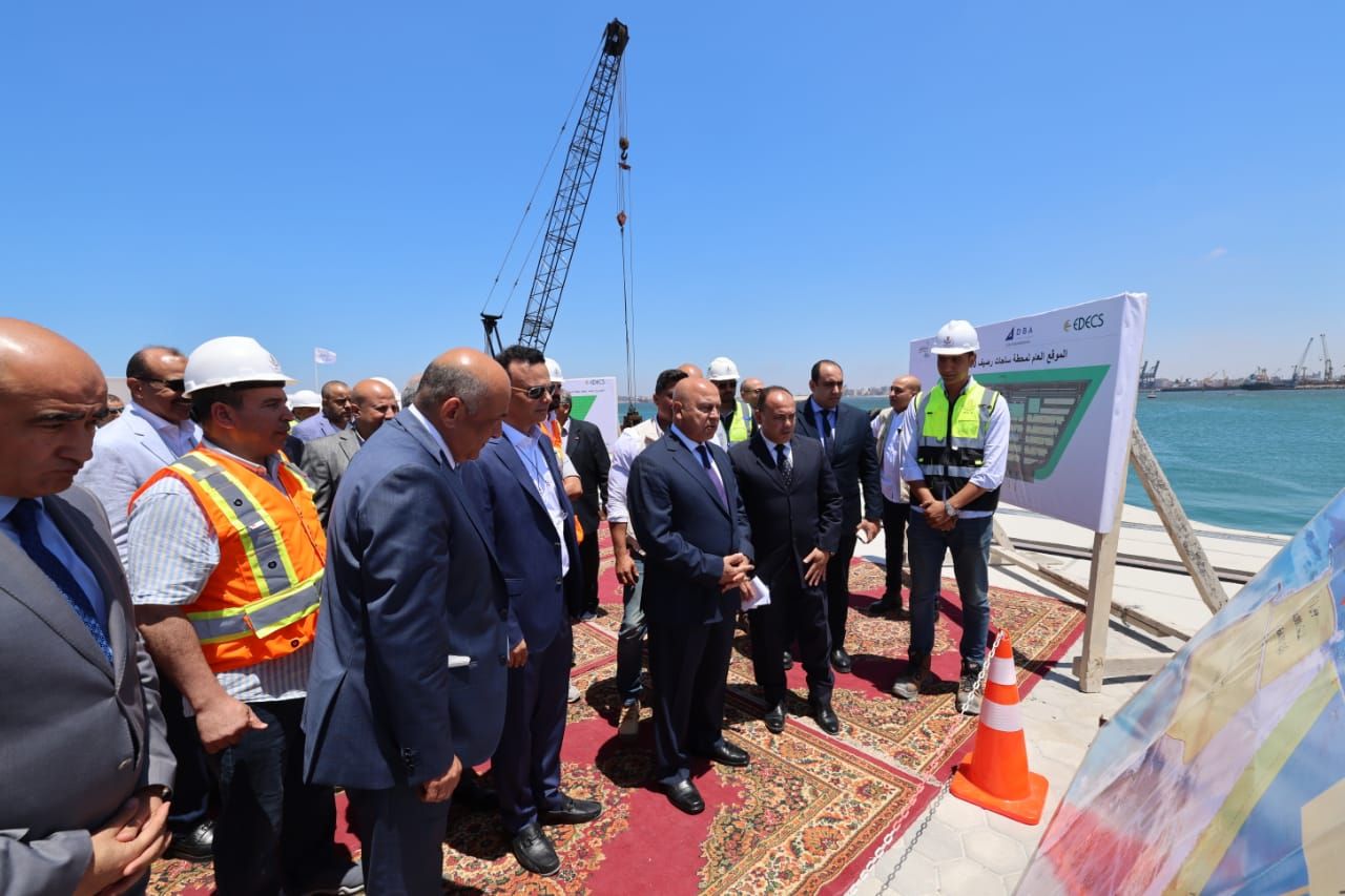 وزير النقل يتفقد مشروعات ميناءي الإسكندرية والدخيلة (3)