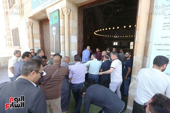 وصول جثمان الزميل أحمد عادل لمسجد الحصري (7) وصول جثمان الزميل أحمد عادل لمسجد الحصري (7)
